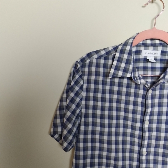 Calvin Klein Blue and Gray Checked Plaid Short Sleeve Button Up Shirt Size Small - Picture 4 of 10